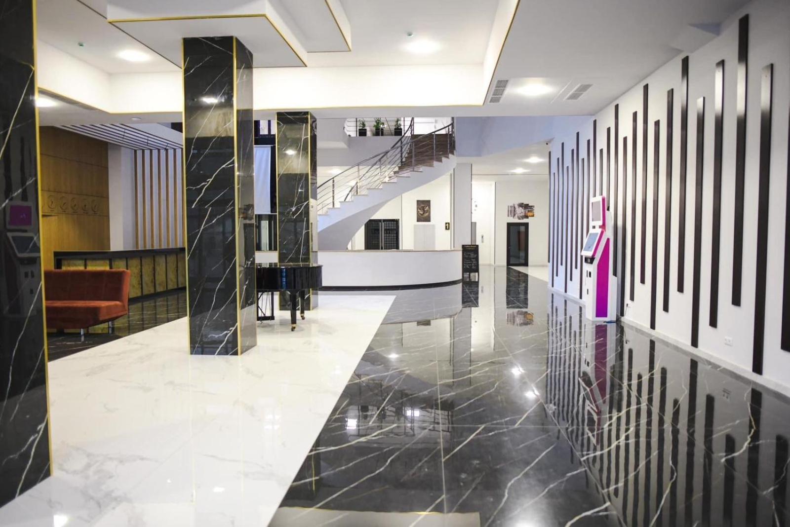Sunday Apart Hotel 萨克德佐尔镇 外观 照片